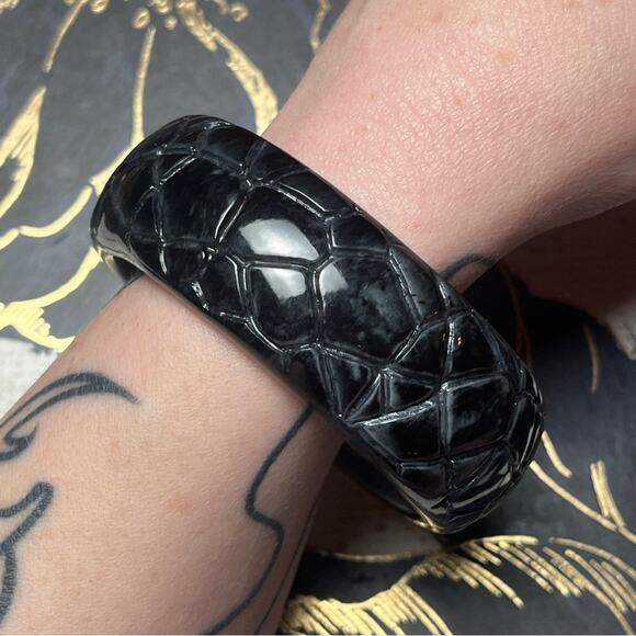 Vintage Rare Black Bakelite Textured Chunky Bangle Bracelet Crackle Effect D3 - Picture 12 of 16